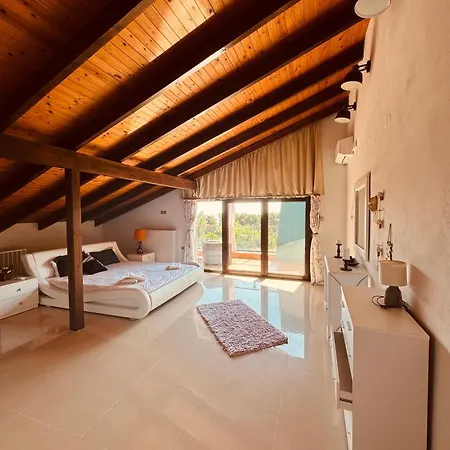 Skyvista Villa *